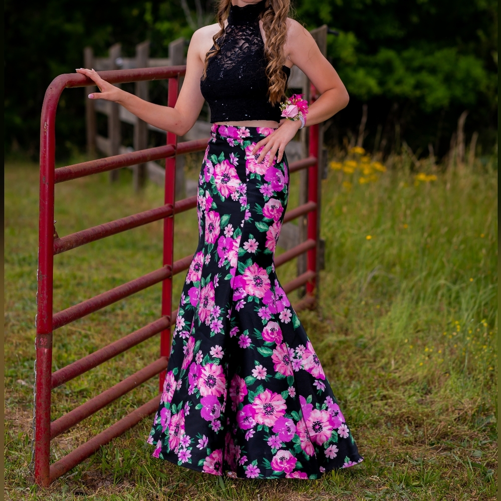 Beautiful 2 piece Prom Dress